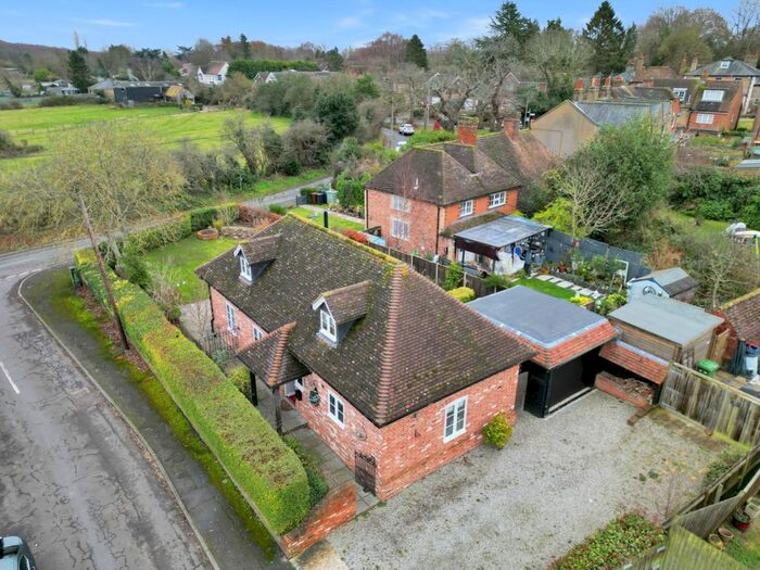 3 Bedroom Detached House For Sale In Racefield Close, Shorne, Kent, DA12