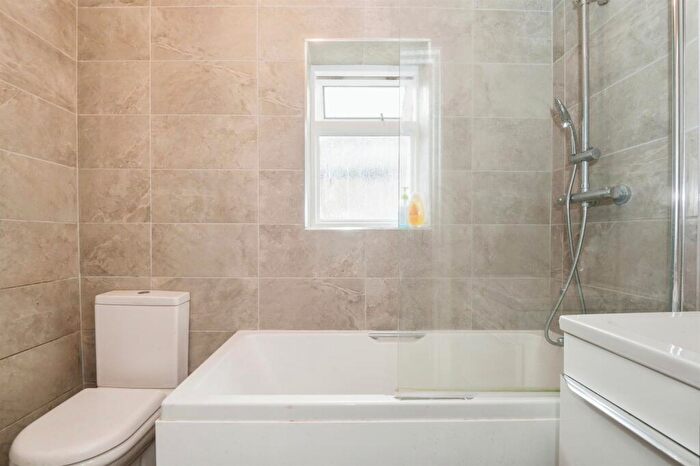3 Bedroom Terraced House For Sale In Broadlands Road, Southampton, SO17