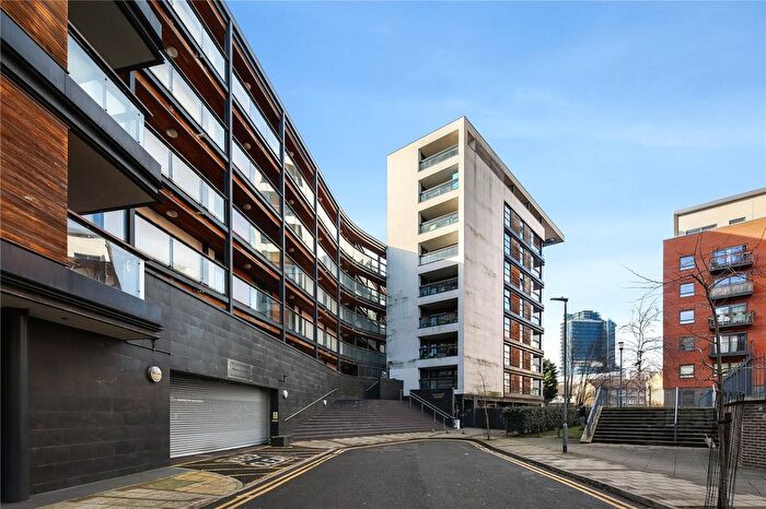 3 Bedroom Flat To Rent In Channelsea Road, London, E15