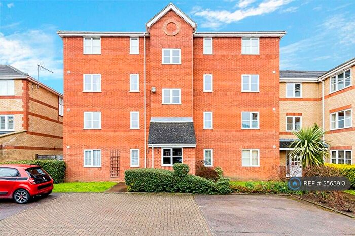 2 Bedroom Flat To Rent In Concord Court, Kingston Upon Thames, KT1