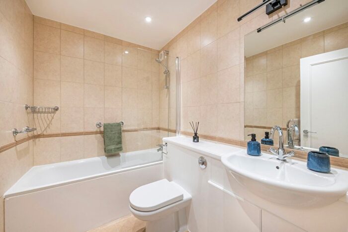 4 Bedroom Flat To Rent In Iverna Court, High Street Kensington, W8