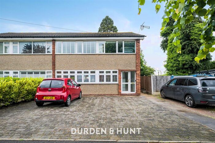 2 Bedroom Maisonette For Sale In St. James Avenue, Ongar, CM5