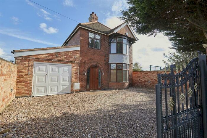 3 Bedroom Detached House For Sale In Lichfield Road, Barton Under Needwood, Burton-On-Trent, DE13
