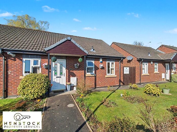 2 Bedroom Semi-Detached Bungalow For Sale In Moss Farm Close, Middleton, Manchester, M24