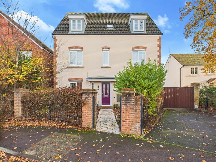 5 Bedroom Detached House For Sale In Lyneham Drive, Quedgeley, Gloucester, GL2