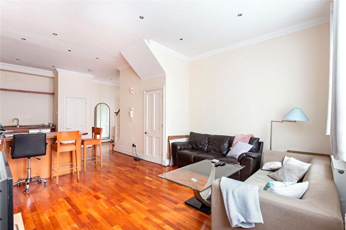 2 Bedroom Mews To Rent In Pearson Mews, London, SW4