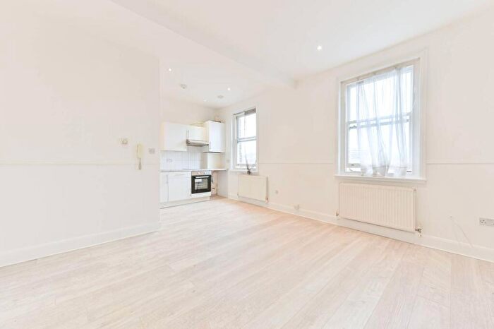3 Bedroom Flat To Rent In Craven Park Road, Harlesden, London, NW10