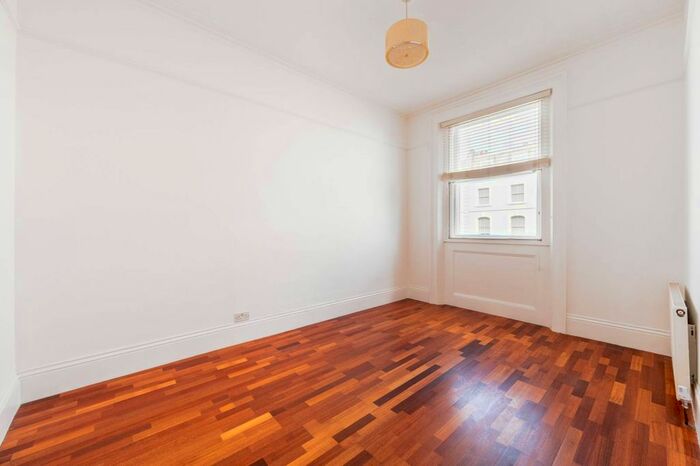 2 Bedroom Flat To Rent In Arundel Gardens, Notting Hill, London, W11