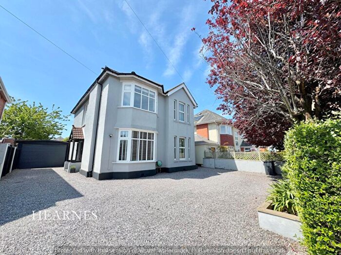 4 Bedroom Detached House For Sale In Methuen Road, Bournemouth, BH8
