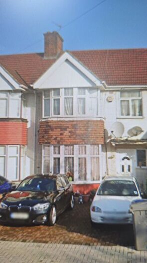 3 Bedroom Terraced House To Rent In London, NW9