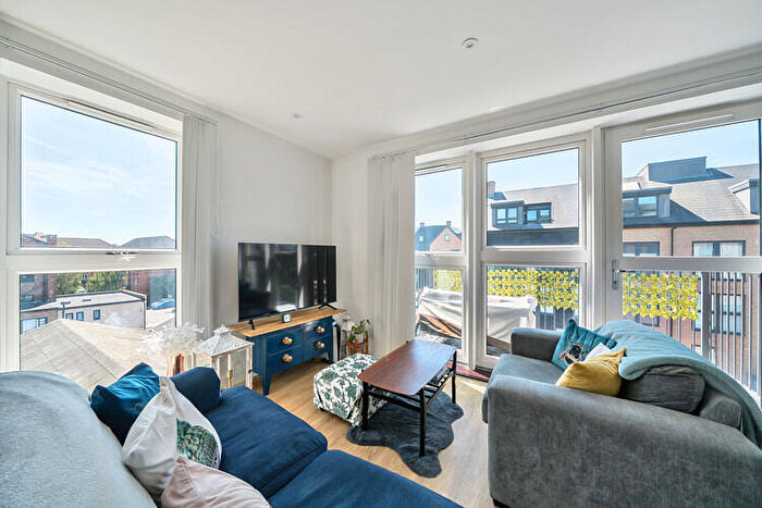 1 Bedroom Flat For Sale In Navigation Drive, East Herts, Hertfordshire, SG12