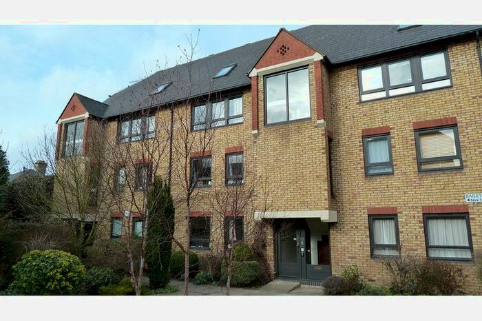 2 Bedroom Flat To Rent In Auckland Road, Cambridge, Cambridge, CB5