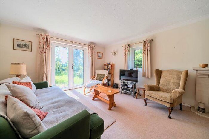 4 Bedroom Detached House For Sale In Mill Lane, Exton, EX3