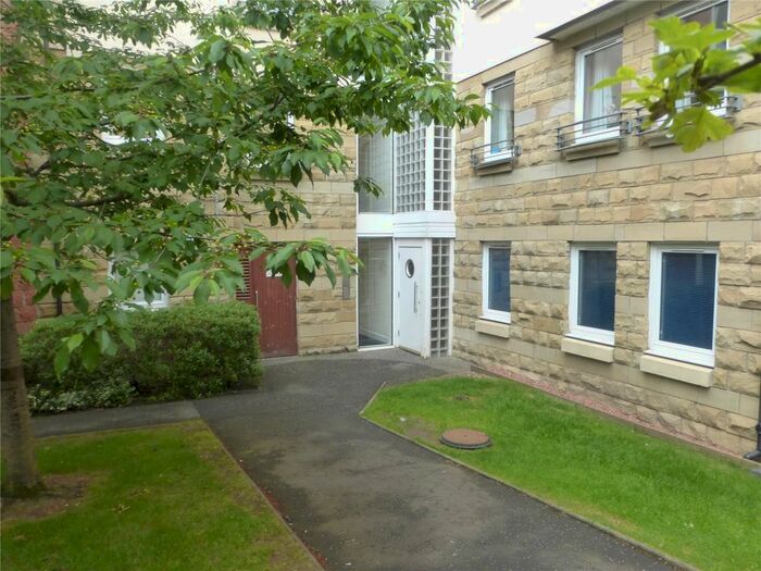 2 Bedroom Flat To Rent In Spring Gardens, Edinburgh, EH8