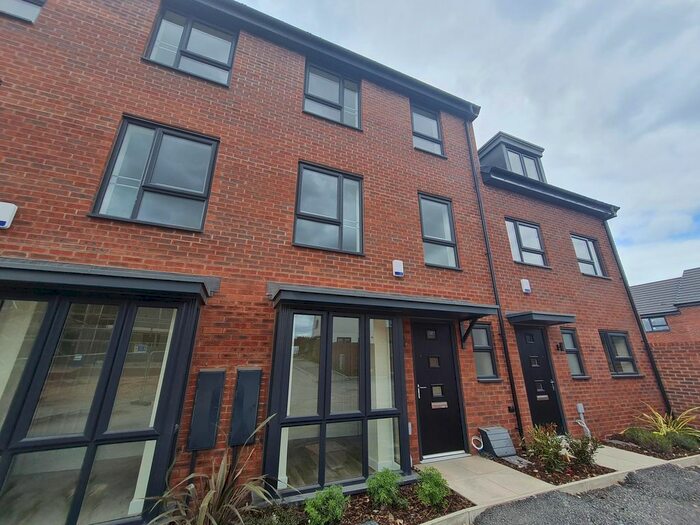 4 Bedroom Property To Rent In Lake View, Doncaster, DN4