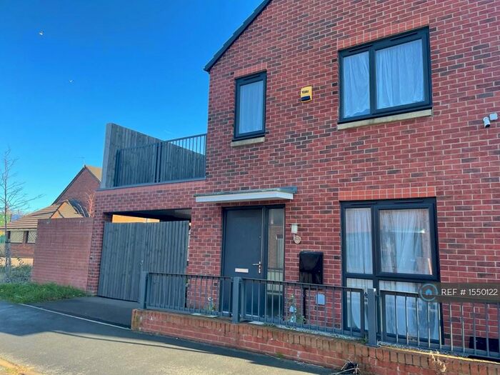 2 Bedroom Semi-Detached House To Rent In Silverdale Street, Manchester, M11