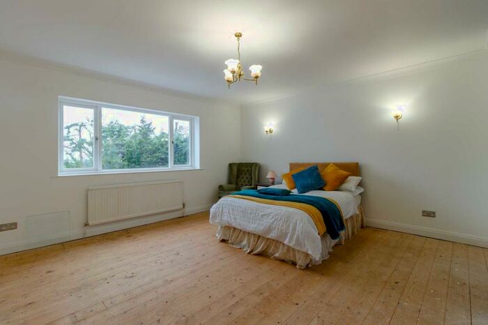 5 Bedroom Detached House For Sale In Bryn Rhedyn, Cwmbran, Llanfrechfa, NP44