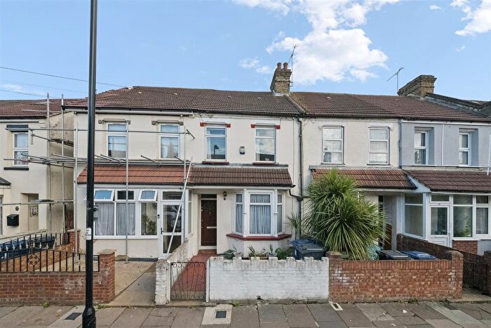 3 Bedroom Terraced House For Sale In Lea Road, Southall, UB2