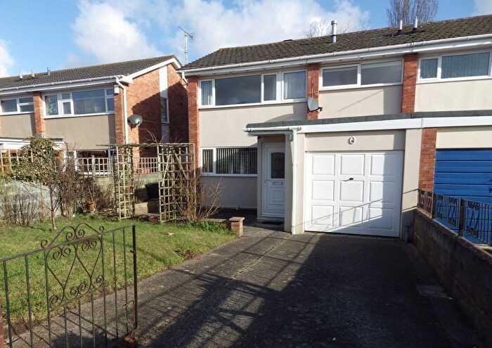 3 Bedroom Semi-Detached House To Rent In Shrubbery Close, Newport, Barnstaple, EX32