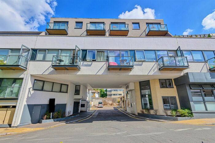 3 Bedroom Flat For Sale In St. Marys Road, Surbiton, KT6