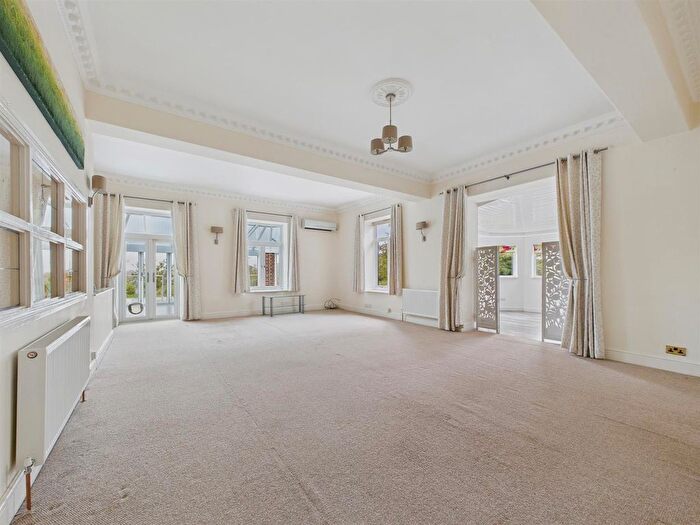 4 Bedroom Detached Bungalow To Rent In Worcester Road, Earl's Croome, WR8