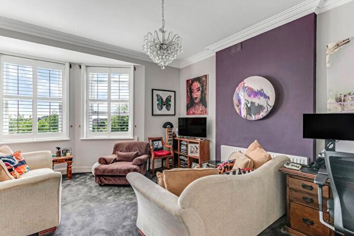 2 Bedroom Apartment For Sale In Finchley Road, West Hampstead, NW3
