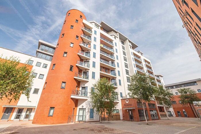 2 Bedroom Flat For Sale In Grays Place, Slough, SL2