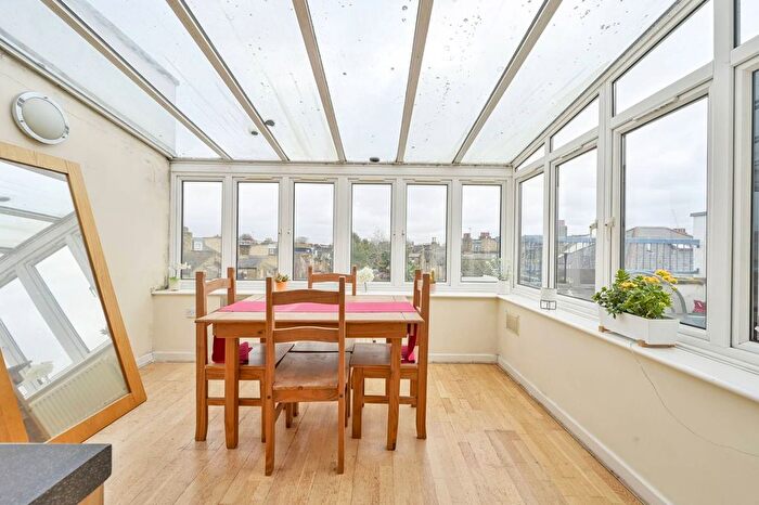 2 Bedroom Flat For Sale In Merton Road, Wimbledon, London, SW19