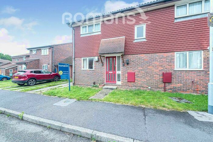 2 Bedroom Semi-Detached House To Rent In Tamar Way, Woosehill, RG41