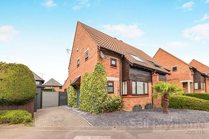 4 Bedroom Semi-Detached House For Sale In Elgar Grove, Browns Wood, Milton Keynes, Buckinghamshire, MK7