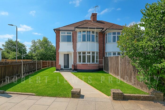 1 Bedroom Flat To Rent In Great North Way, London, NW4