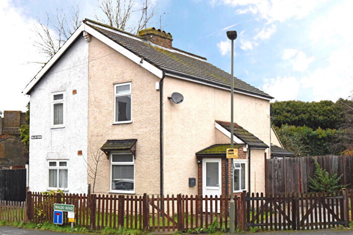 2 Bedroom Semi-Detached House To Rent In Waldo Road, Bromley, Kent, BR1