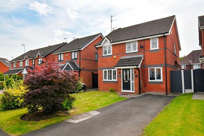 3 Bedroom Detached House For Sale In Shearwater Avenue, Tyldesley, M29