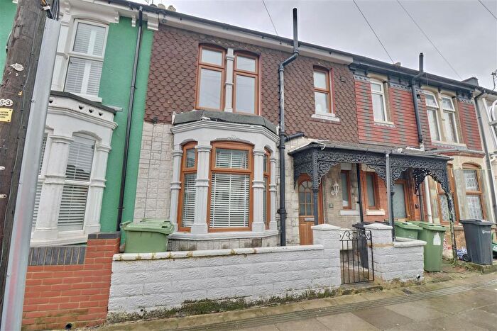 3 Bedroom Terraced House For Sale In Wallace Road, Portsmouth, PO2