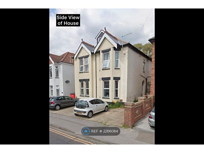 7 Bedroom Detached House To Rent In Alma Road, Bournemouth, BH9