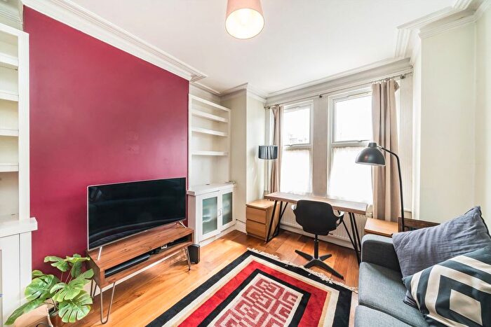 1 Bedroom Flat To Rent In Charlmont Road, Tooting, SW17