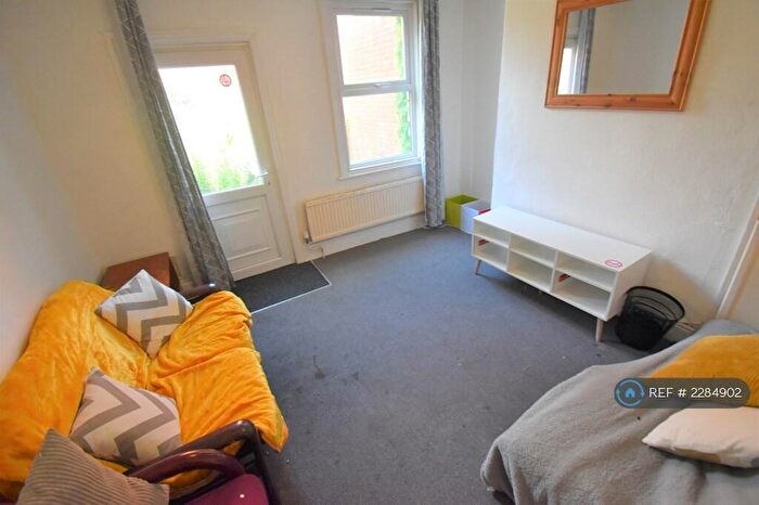 5 Bedroom Terraced House To Rent In Addington Road, Reading, RG1