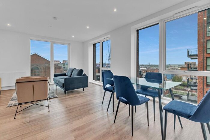 2 Bedroom Flat To Rent In The Regent, Shadwell Street, B4