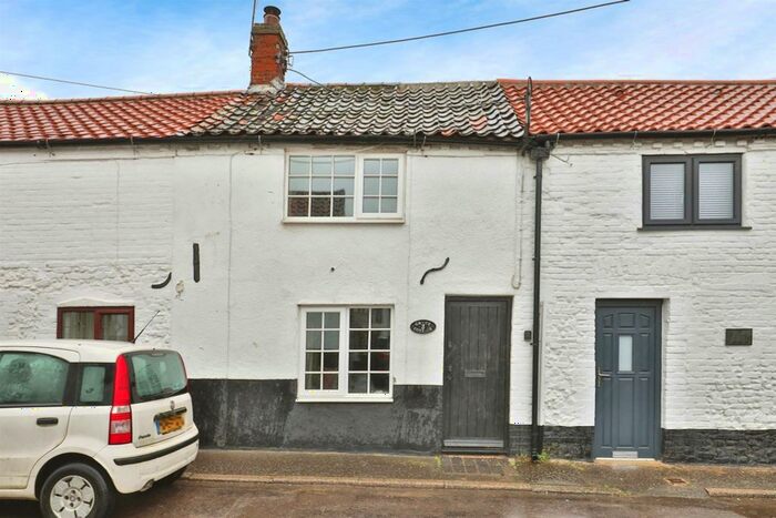 1 Bedroom Cottage For Sale In Newton Road, Castle Acre, King's Lynn, PE32