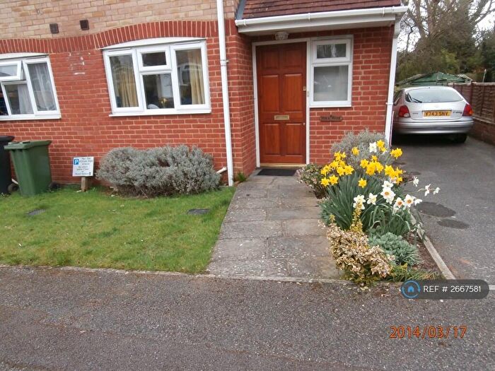 3 Bedroom Semi-Detached House To Rent In Hillrise, Guildford, GU2
