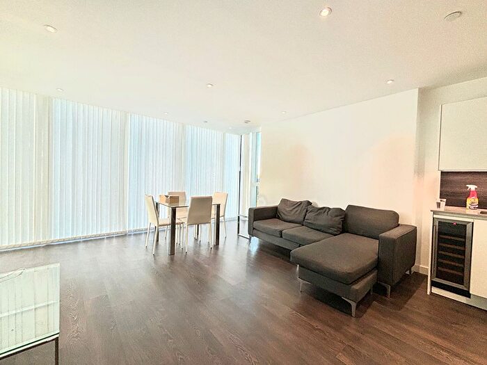 1 Bedroom Flat To Rent In Devan Grove, London, N4