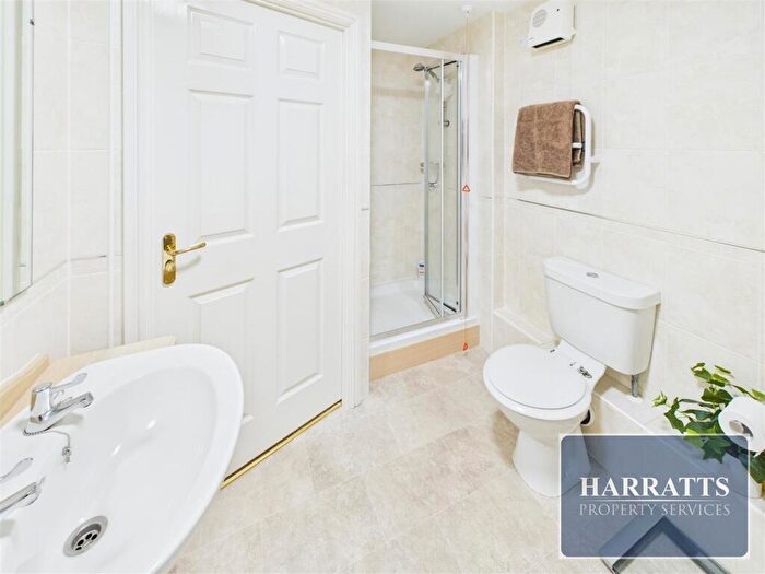2 Bedroom Apartment For Sale In Marple Road, Stockport, SK2