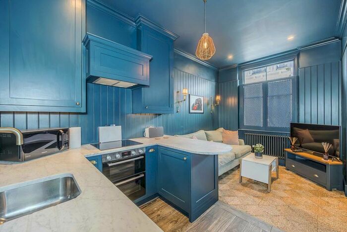 1 Bedroom Flat To Rent In Hogarth Road, London, SW5