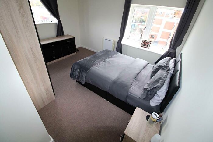 2 Bedroom Apartment To Rent In High Street, Kingswinford, DY6