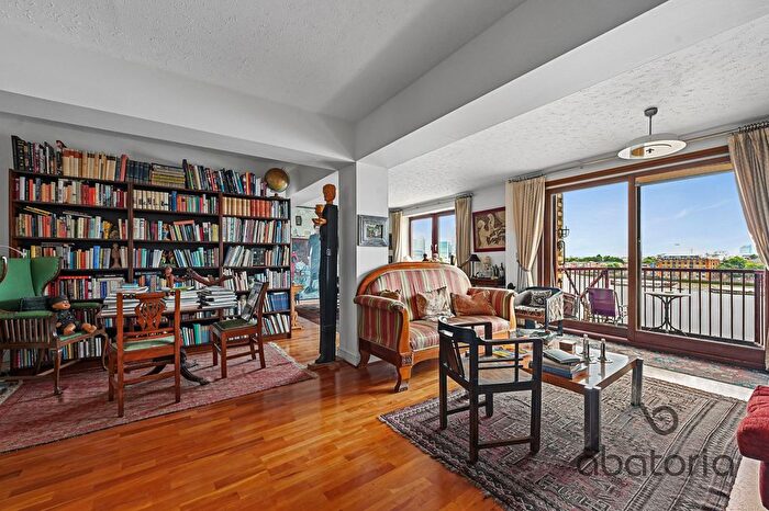3 Bedroom Flat For Sale In Wapping High Street, London, E1W