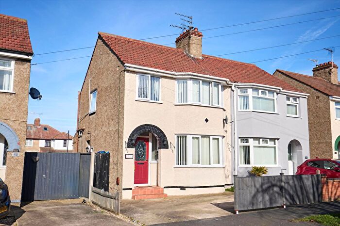 3 Bedroom Semi Detached House For Sale In Waveney Crescent, Lowestoft, NR33