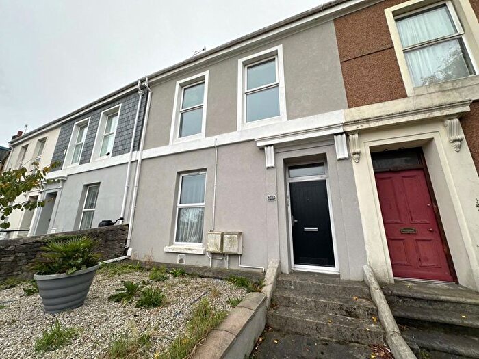 2 Bedroom Flat To Rent In North Road West, Stylish First Floor Appartment, PL1