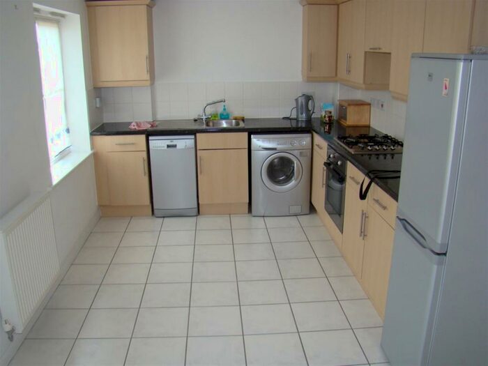 2 Bedroom Flat To Rent In Sachfield Drive, Chafford Hundred, Grays, Essex, RM16