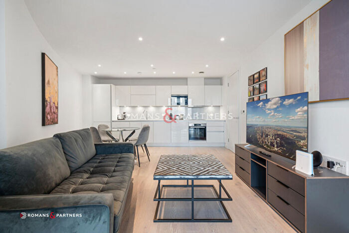 2 Bedroom Apartment For Sale In City North West, Finsbury Park, N4