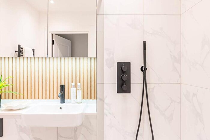 1 Bedroom Flat To Rent In Dod Street, Limehouse, London, E14